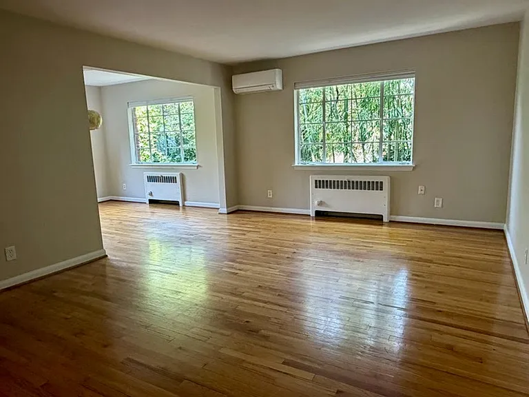 2169 NW Irving St #10 — Photo 22