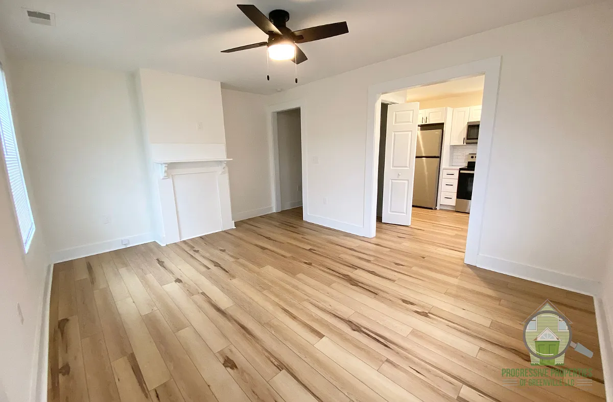 201 North Washington Avenue - B — Photo 4