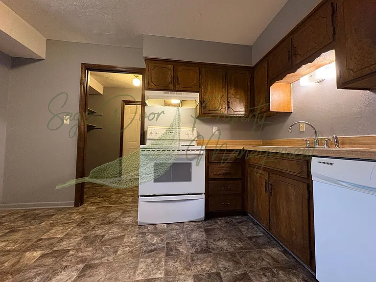 16702 E 28th Pl — Photo 9