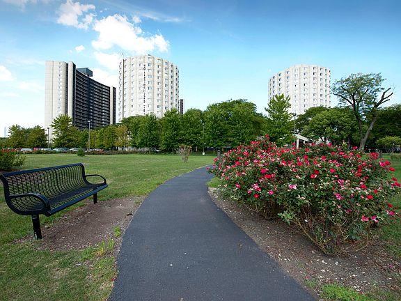 4th image of 2031 S Clark St #F10bf8ff8