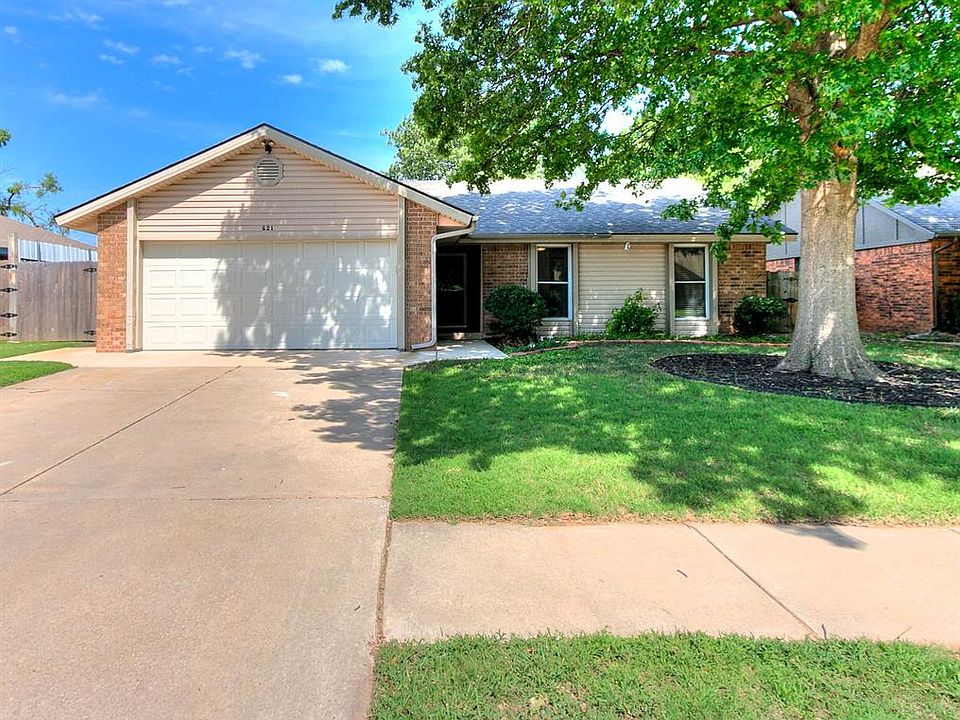1st image of 621 Cypress Dr