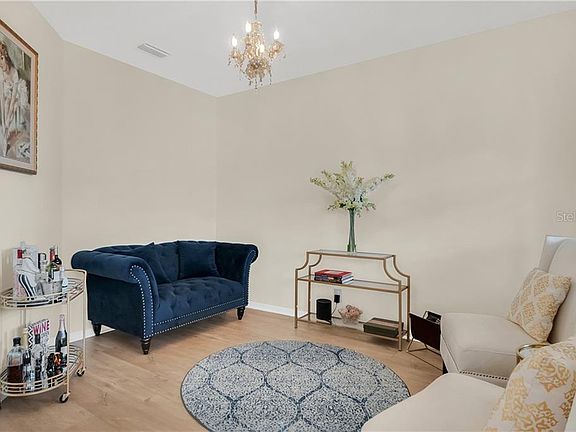 4th image of 949 Berry Leaf Ct