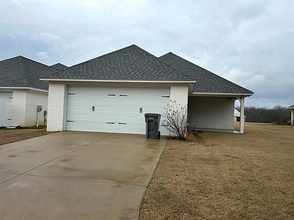 3rd image of 42 Lucille Ln