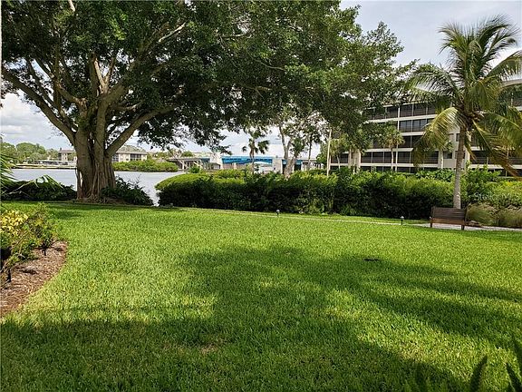 2nd image of 1800 Cove Ii Pl APT 212