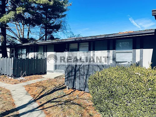 802 Amhurst Dr Photo 1