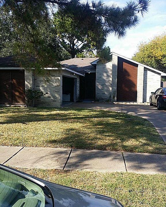 1st image of 5602 Woodland Glade Dr