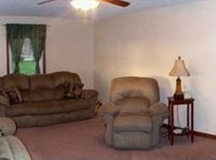 16032 Caruthers Rd, Waverly, IL 62692