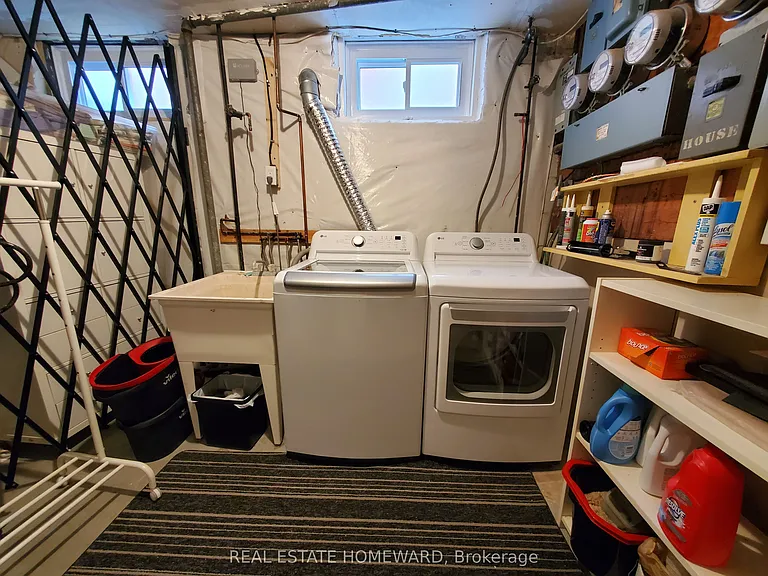 21 Love Cres #MAIN FLOOR — Photo 35