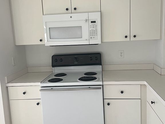 4th image of 650 Central Ave #9