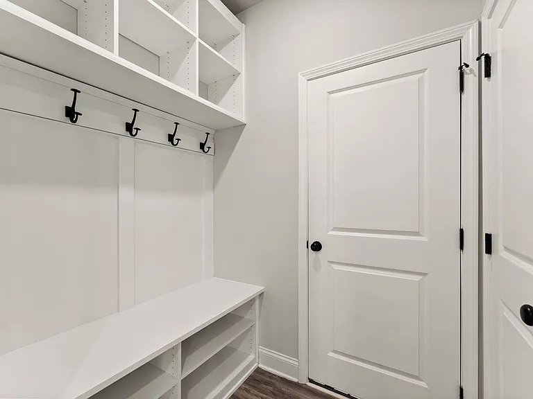 4656 Silver Oak Dr — Photo 2