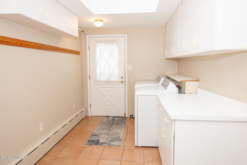 2nd image of 230 Alexander Avenue