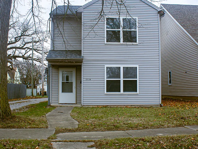 2536 Caroline St — Photo 3