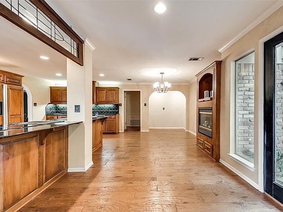3rd image of 1816 Dartmouth Ln