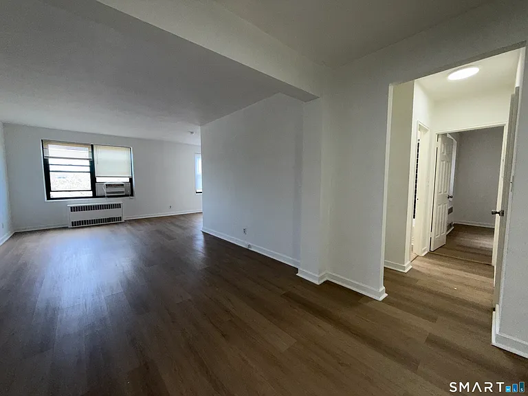 28 Strawberry Hill Ave #112-1E — Photo 8