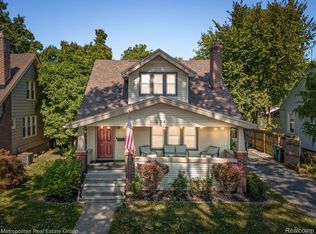 694 W Hazelhurst St, Ferndale, MI 48220