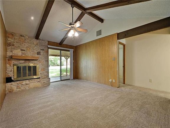 5th image of 15300 Delahunty Ln