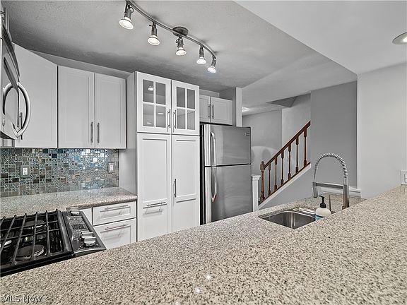 4th image of 19301 Puritas Ave