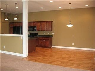 4th image of 401 Leisure Way #2