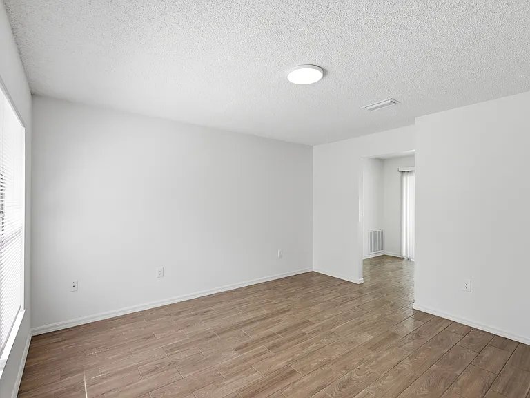 30850 Cherokee Ave — Photo 2