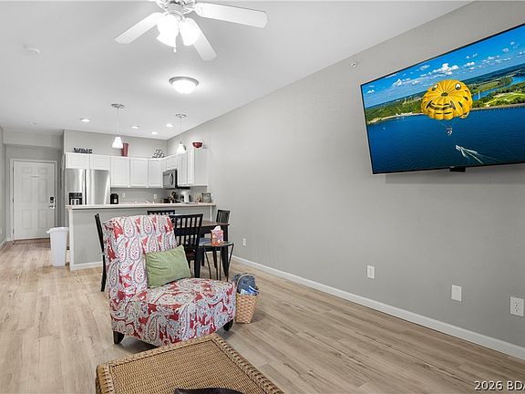 3rd image of 4935 Robins Cir #233
