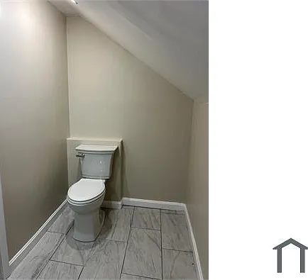 40 Dresser St #2 — Photo 22
