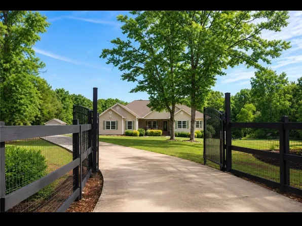 190 Fred Bradford Rd, Iva, SC 29655
