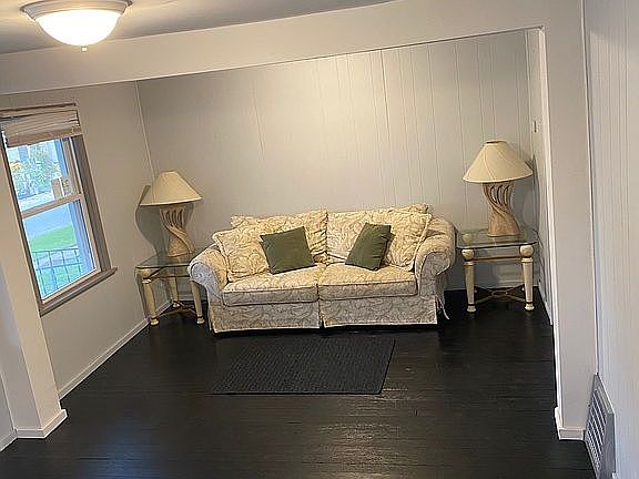 3rd image of 2374 Lakeside Dr