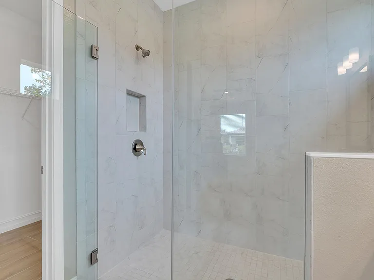 2217 6th St E — Photo 17