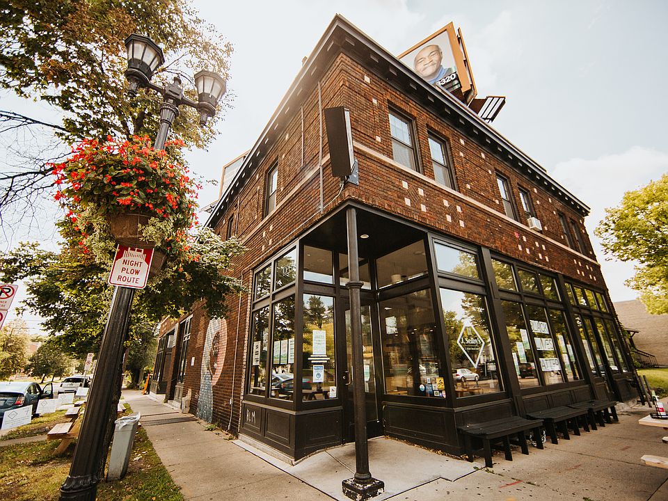 1st image of 169 Victoria St N #1