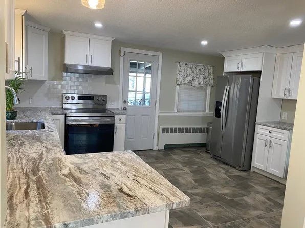 7 Yale St, West Hartford, CT 06110