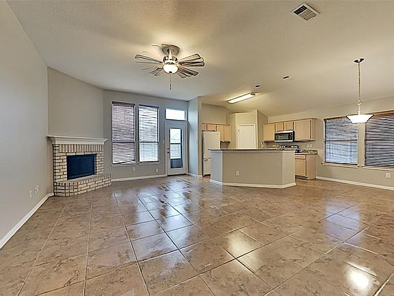 5th image of 1015 Port Boliver Dr