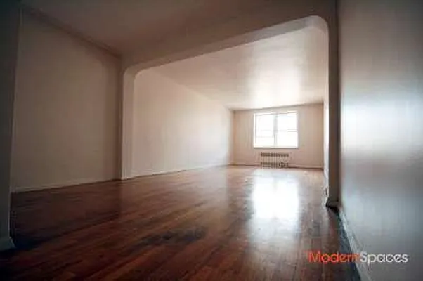 Sold by Modern Spaces | media 9