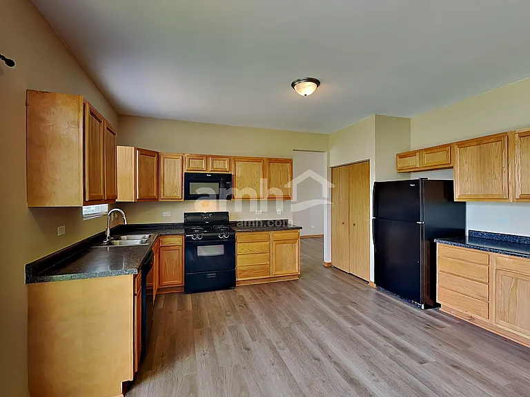 1503 Bridgehampton Dr — Photo 3