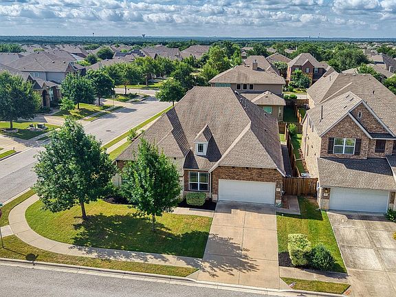 3rd image of 101 Canyon Lake Ln