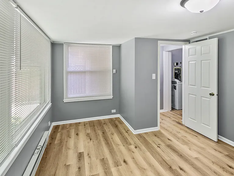 17561 Hillside Ave — Photo 7
