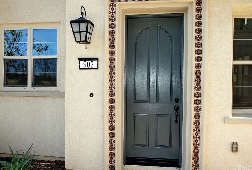 1st image of 902 Grove Ct