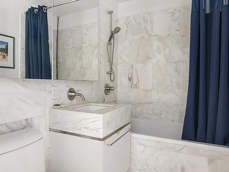 200 Chambers St #4G — Photo 6