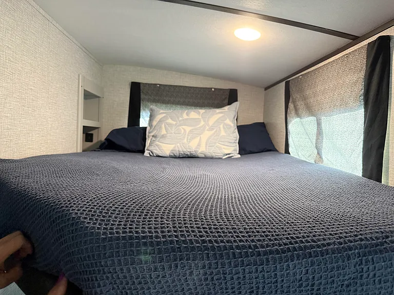 multipe twin beds