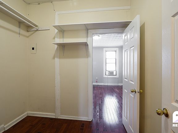 5th image of 17 Wilson Ave APT 3R