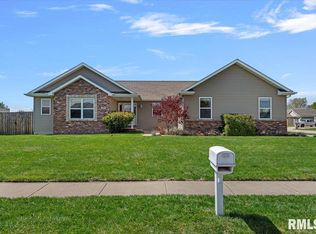 835 Lost Tree Dr, Sherman, IL 62684