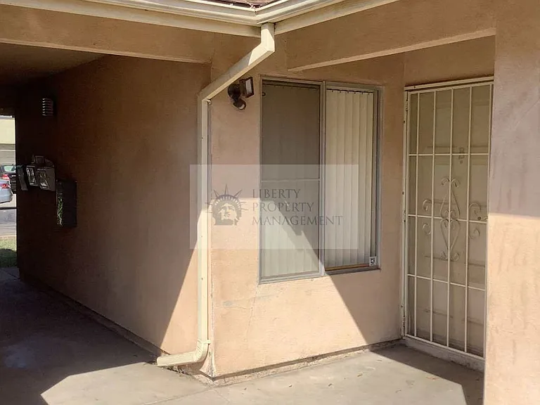 1640 W Rumble Rd #B — Photo 2