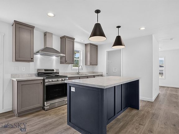 3rd image of 306 S Cook St