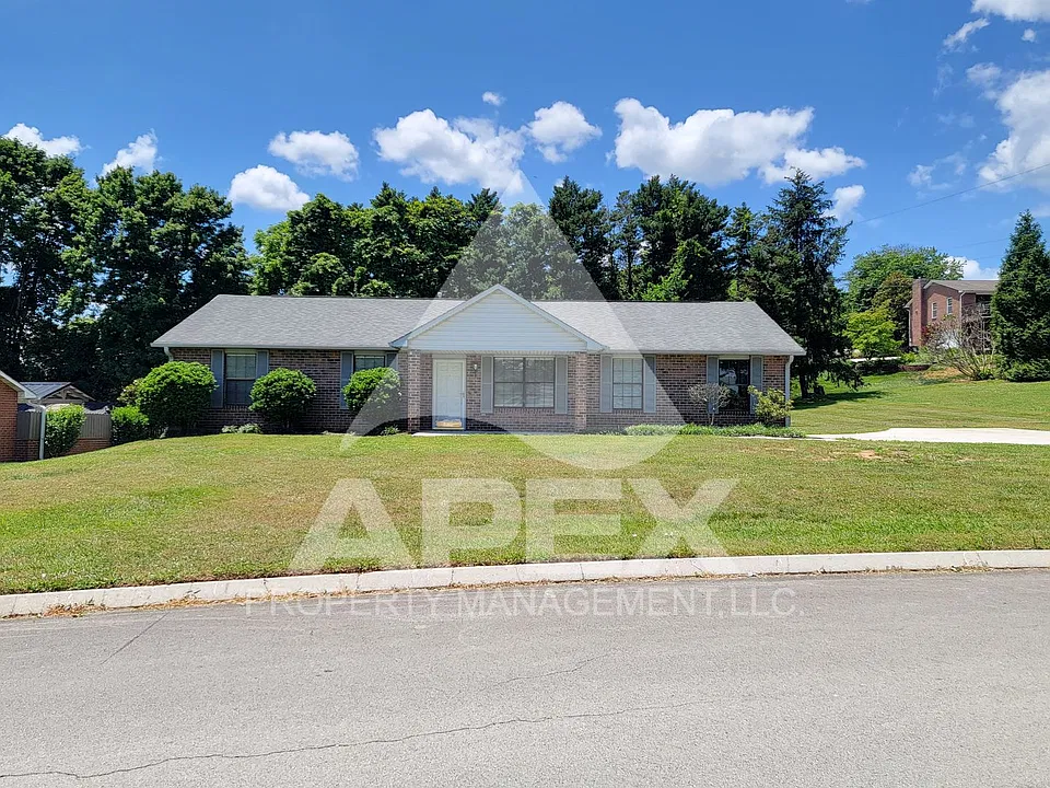 812 Spinnaker Rd