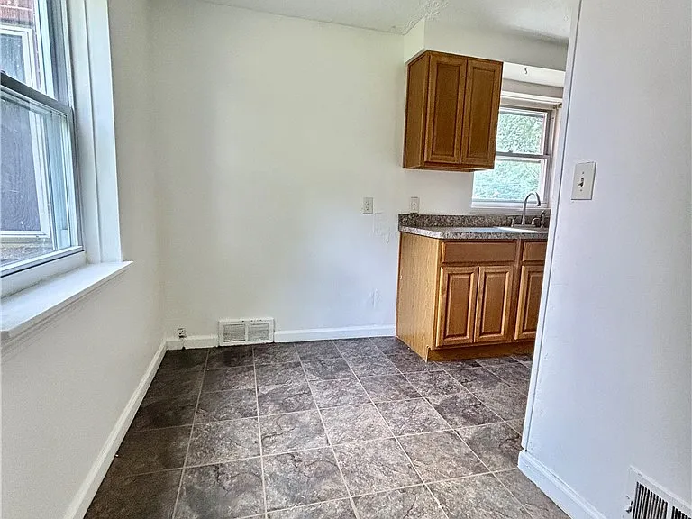 34 Latona Ct #1 — Photo 5