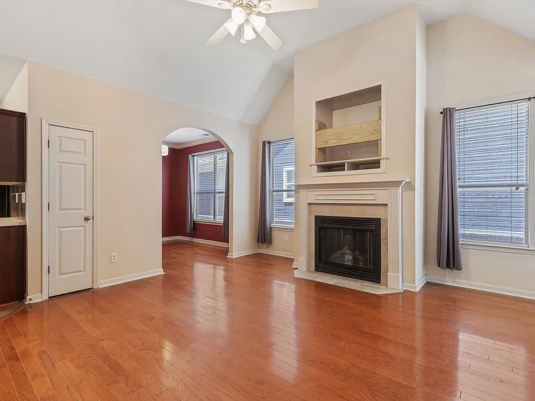 1425 Island Town Dr — Photo 5