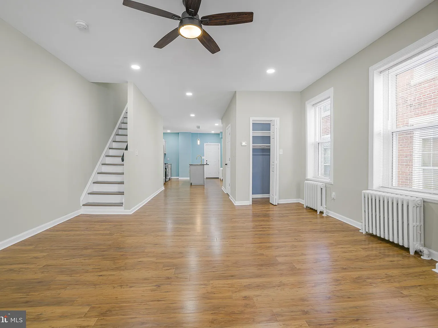 3 bed, 1.5 bath, 1525 sqft, $2,200 — Photo 3