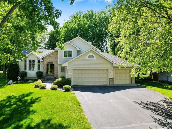 1217 Emerson Ct, Burnsville, MN 55337