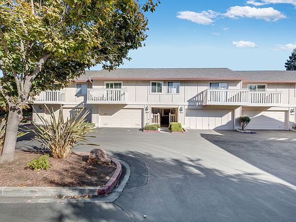 3rd image of 1433 Golden Meadow Sq