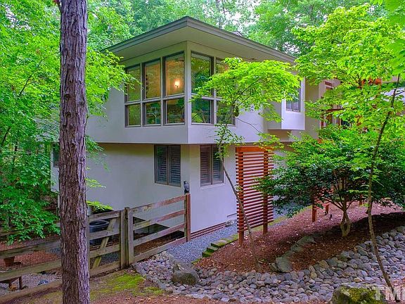 5th image of 636 Kensington Dr