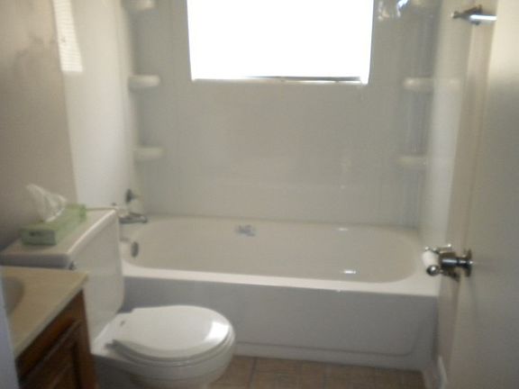 4th image of 1158 S Lombard Ave